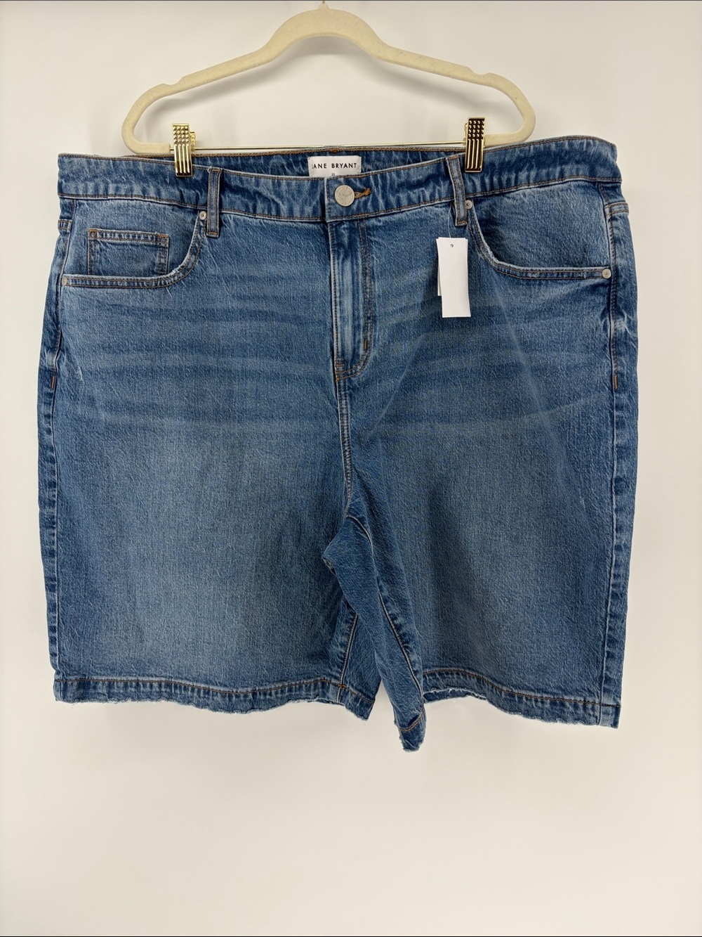 NWT Lane Bryant Boyfriend Bermuda Mid Rise Denim Shorts Mid Wash Blue Sz 22